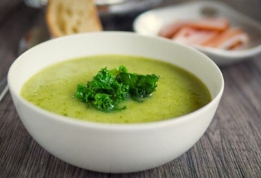 Vichyssoise en tazón con kale