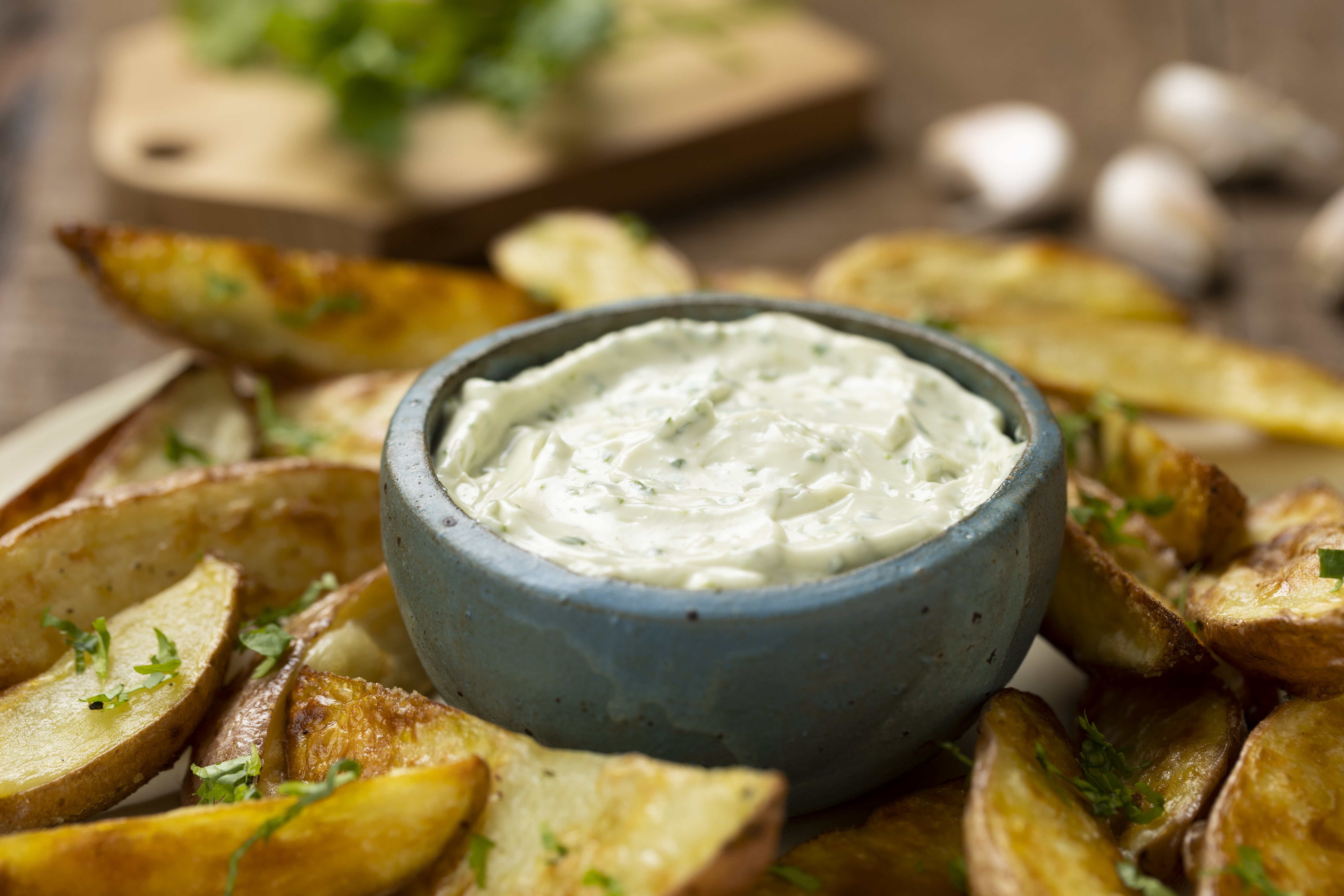 Dip de cilantro y ajo perfecto para picoteo | Recetas Nestlé