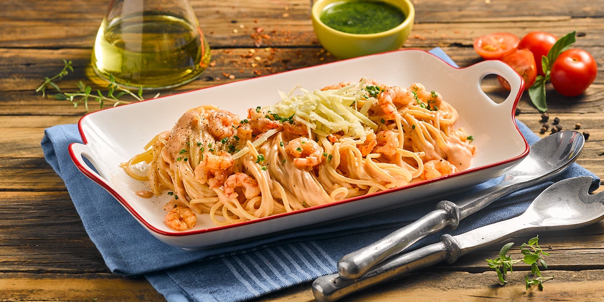 Pasta rosa con camarones