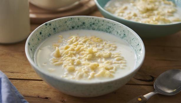 Para qué sierve el kéfir. Bowl de kéfir al desayuno