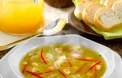 Sopa de Pollo a la Mediterránea