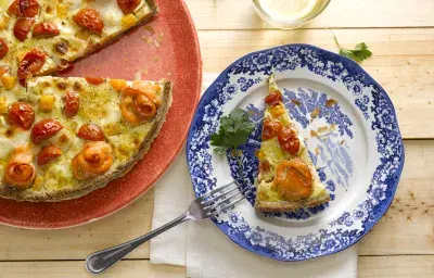 Tarta Integral con Salmón y Tomates Cherry