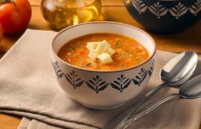 Sopa atomatada de puerro