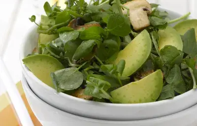 Ensalada de Berros con Palta y Champiñones