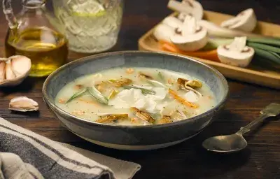 Sopa de coco champiñon