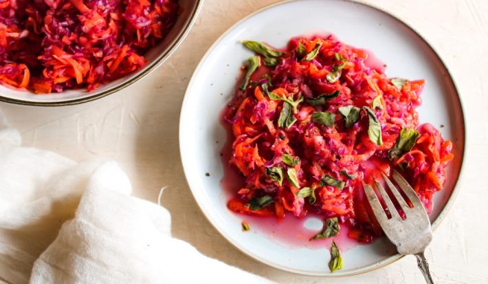 Ensalada de zanahoria, rábano blanco repollo morado