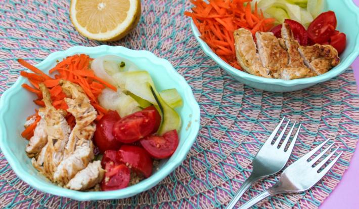 Bowl de quinoa, pollo y verduras