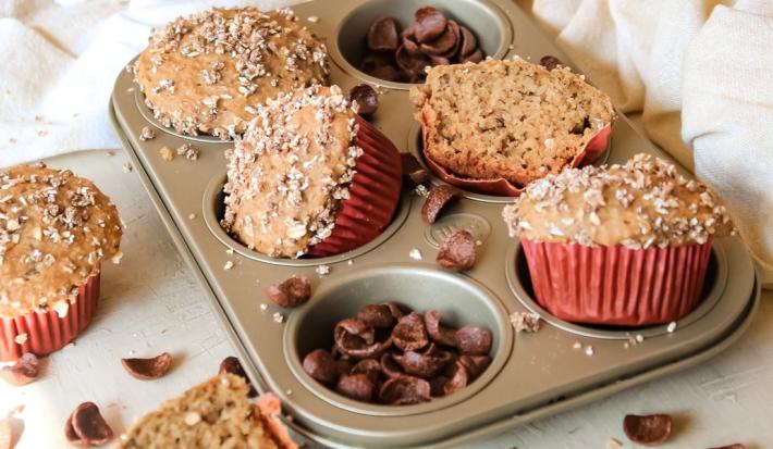 Muffins de plátano y crumble de Chocapic® sin azúcar añadida