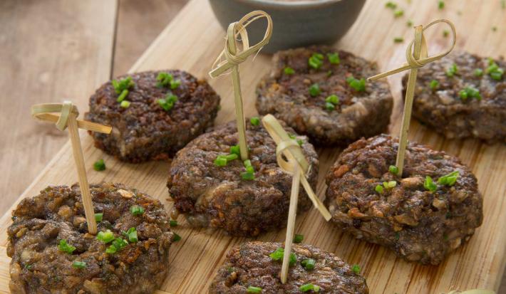 Mini Croquetas de Champiñon con salsa Barbacoa