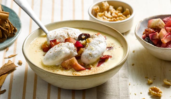 Leche nevada con fruta asada