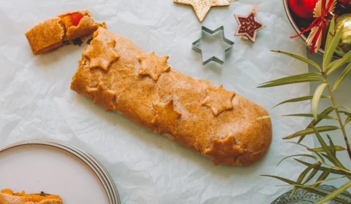 Rollo de zapallo, aceitunas y tomate cherry