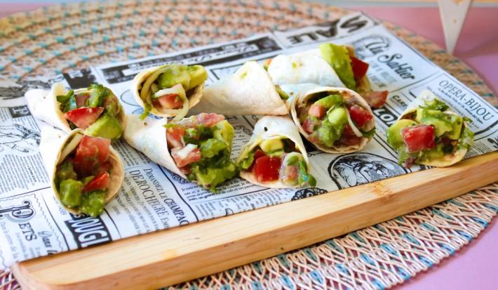 Conitos rellenos de guacamole