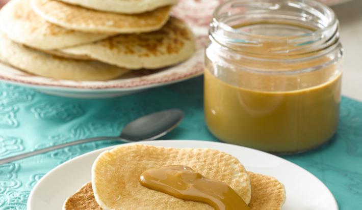 Hot Cakes con Salsa de Manjar