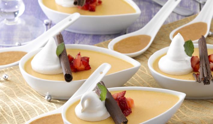 Pannacotta de Lucuma y Naranja con Salsa de Manjar